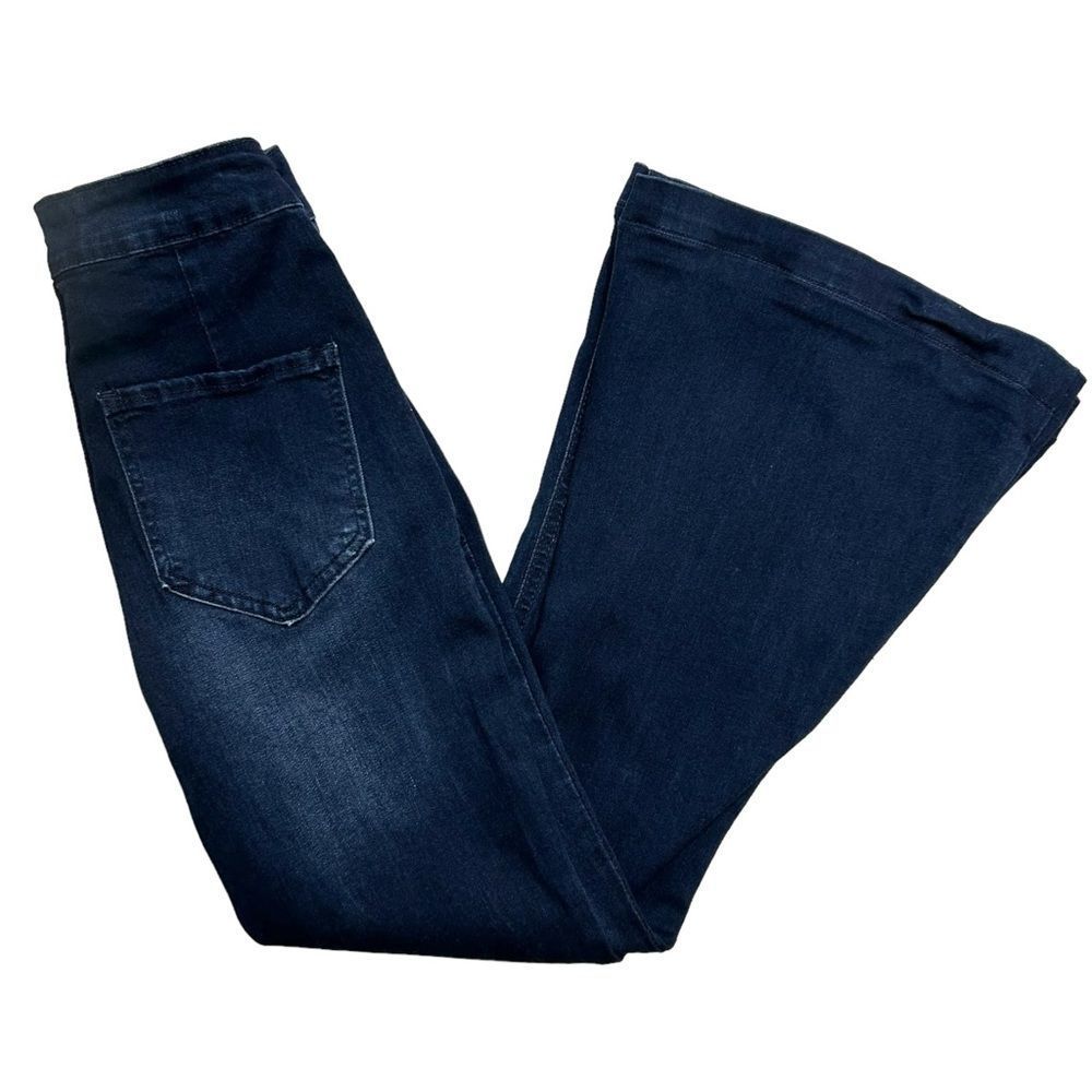 Kancan Women’s Cropped High Rise Super Flare Jeans Dark Wash Denim Size 1 / 24